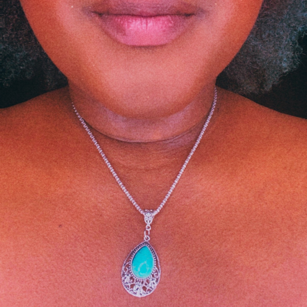 Maroon Jasmine Pendant Necklace