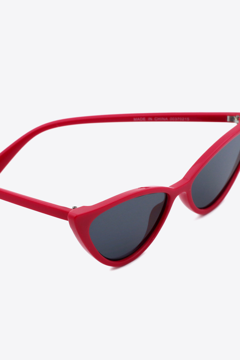 White Smoke Skipped A Beat Polycarbonate Cat-Eye Sunglasses- Red Sunglasses