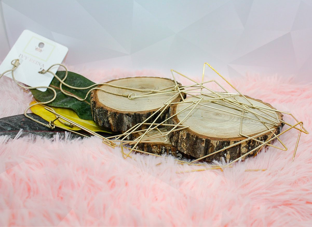 Long triangle chained necklace - Ivy Reina