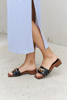 Light Gray The Essence Of A Lady Square Toe Chain Detail Clog Sandal in Black Sandals