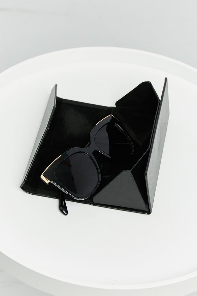 Black On A Perfect Day Metal-Plastic Hybrid Full Rim Sunglasses Sunglasses