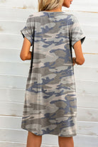 Light Gray Scoop Neck Short Sleeve Pocket Dress