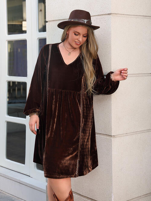 Black Plus Size V-Neck Balloon Sleeves Dress New Year Looks