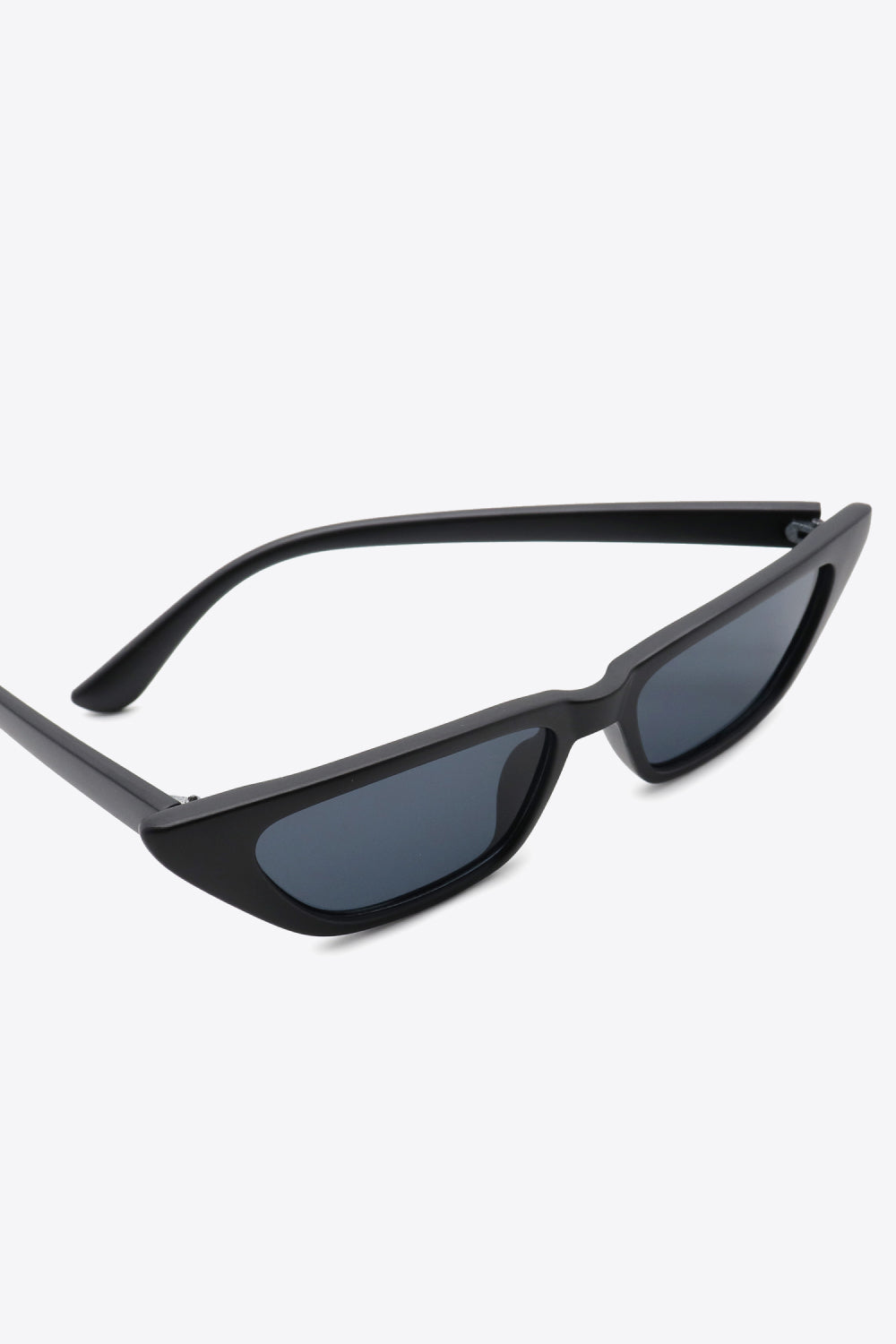 White Smoke Ethereal UV400 Polycarbonate Cat Eye Sunglasses Sunglasses