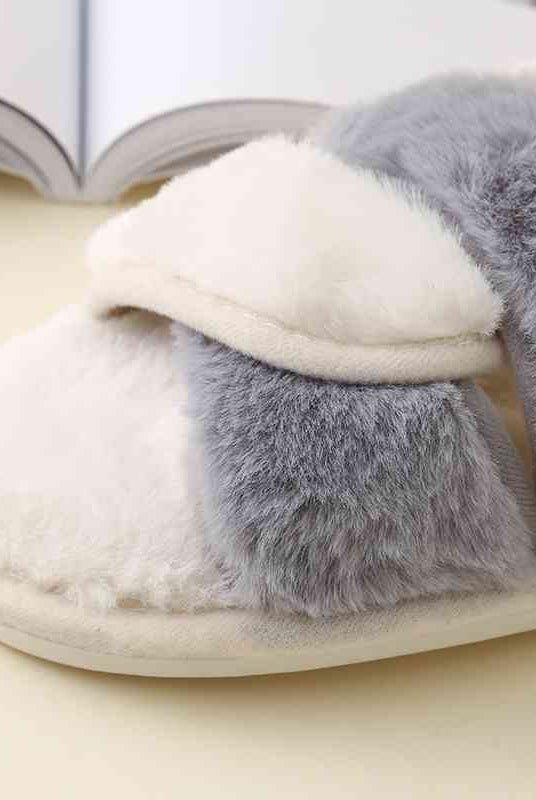 Light Gray So Soft Faux Fur Twisted Strap Slippers Slides