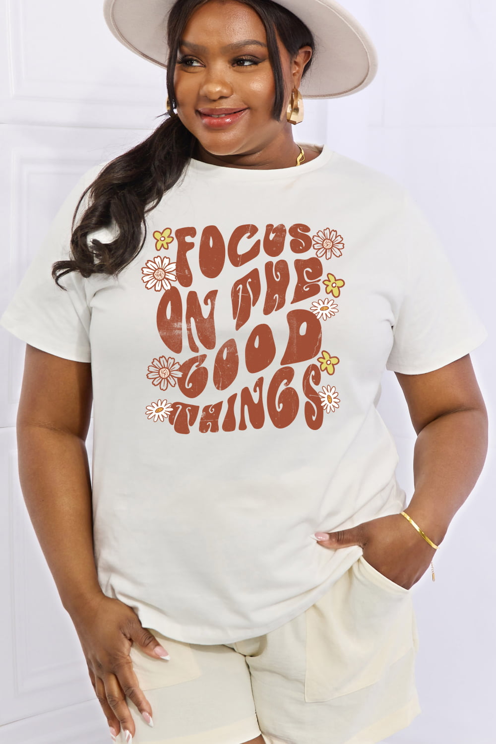 Light Gray Simply Love Full Size FOCUS ON THE GOOD THINGS Graphic Cotton Tee
