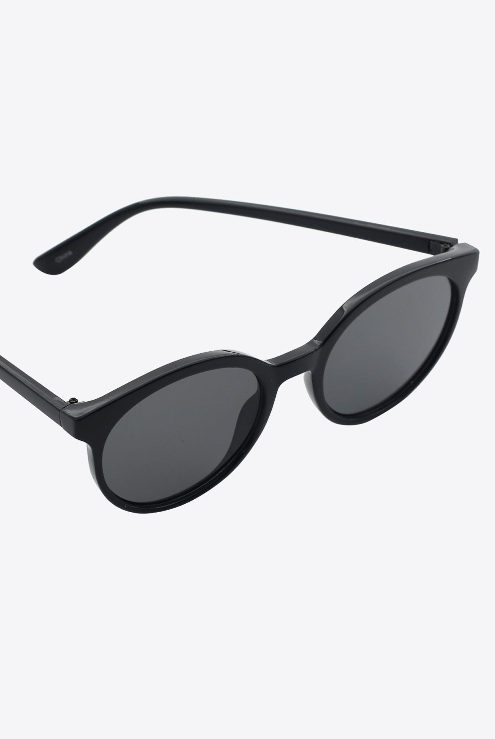 White Smoke Round Full Rim Polycarbonate Frame Sunglasses Accessories