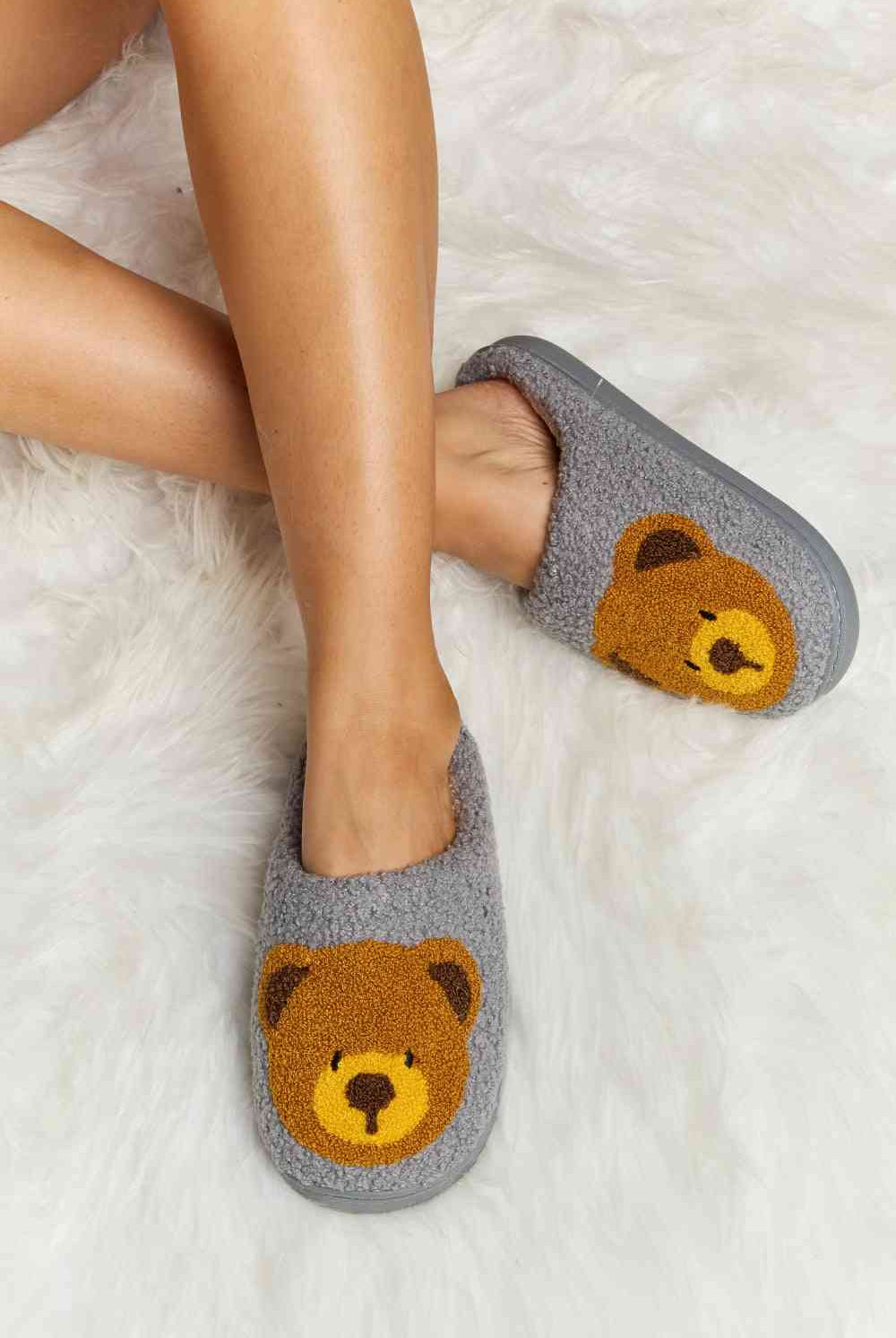 Light Gray Melody Teddy Bear Print Plush Slide Slippers Gifts