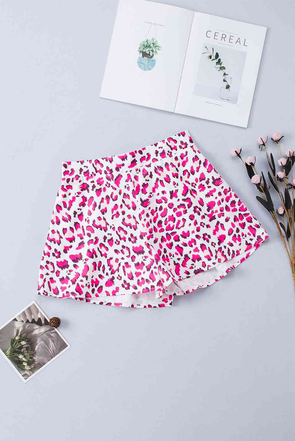 Light Gray Leopard Print Elastic Waist Shorts Trends