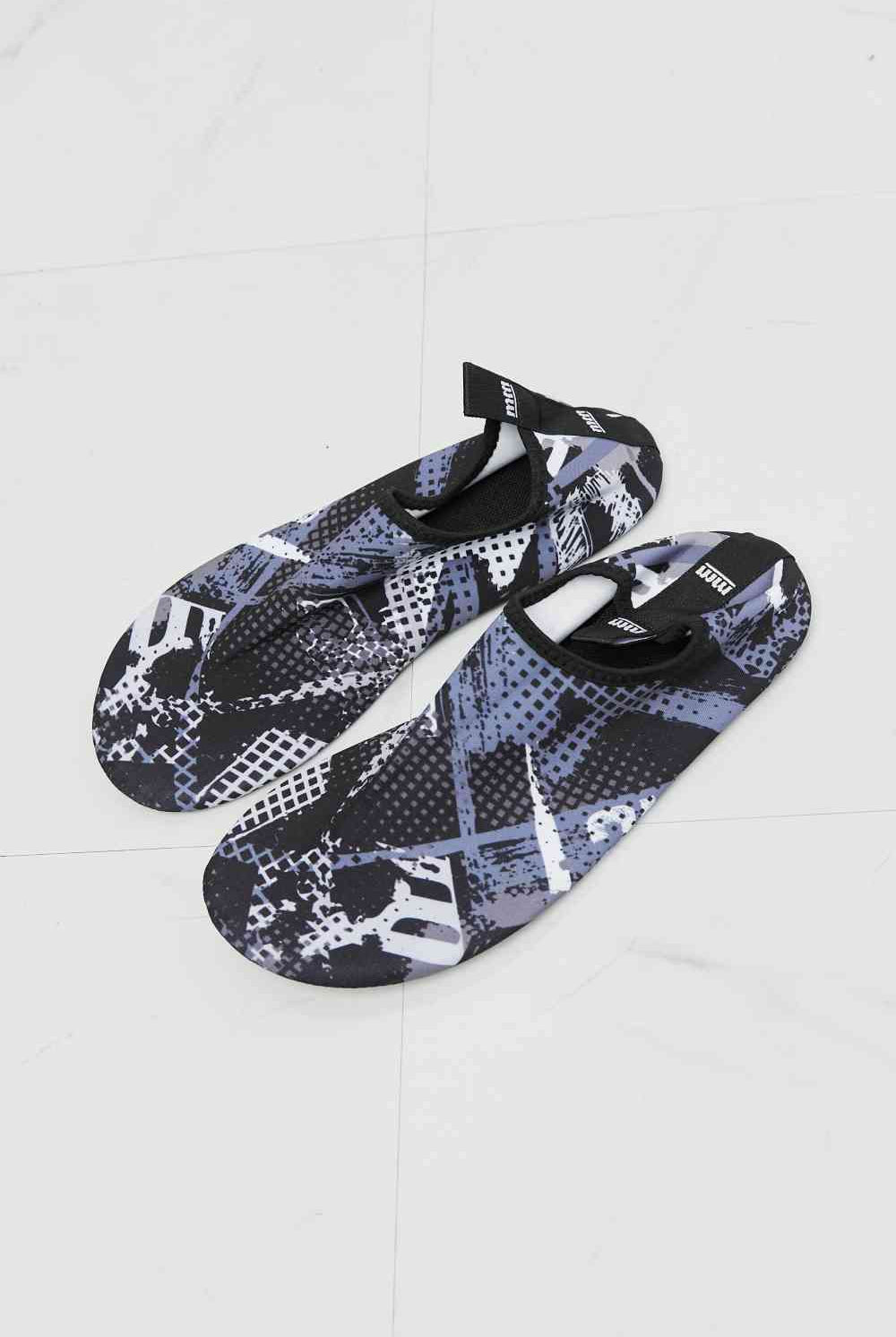 Lavender MMshoes On The Shore Water Shoes in Black Pattern Shoes