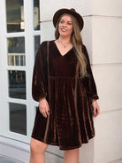 Black Plus Size V-Neck Balloon Sleeves Dress New Year Looks