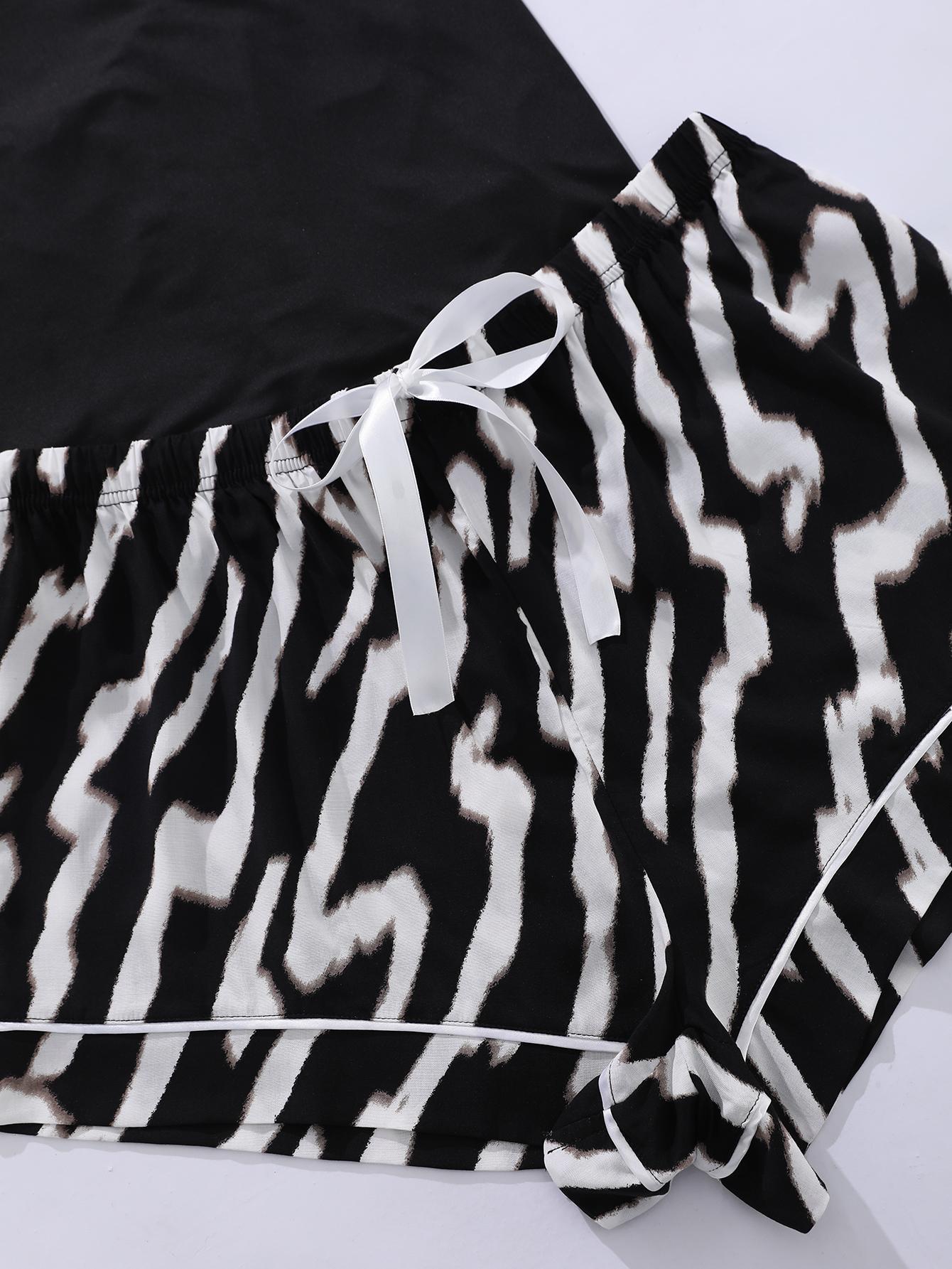Black Plus Size Lace Trim Scoop Neck Cami and Printed Shorts Pajama Set Plus Size Clothes